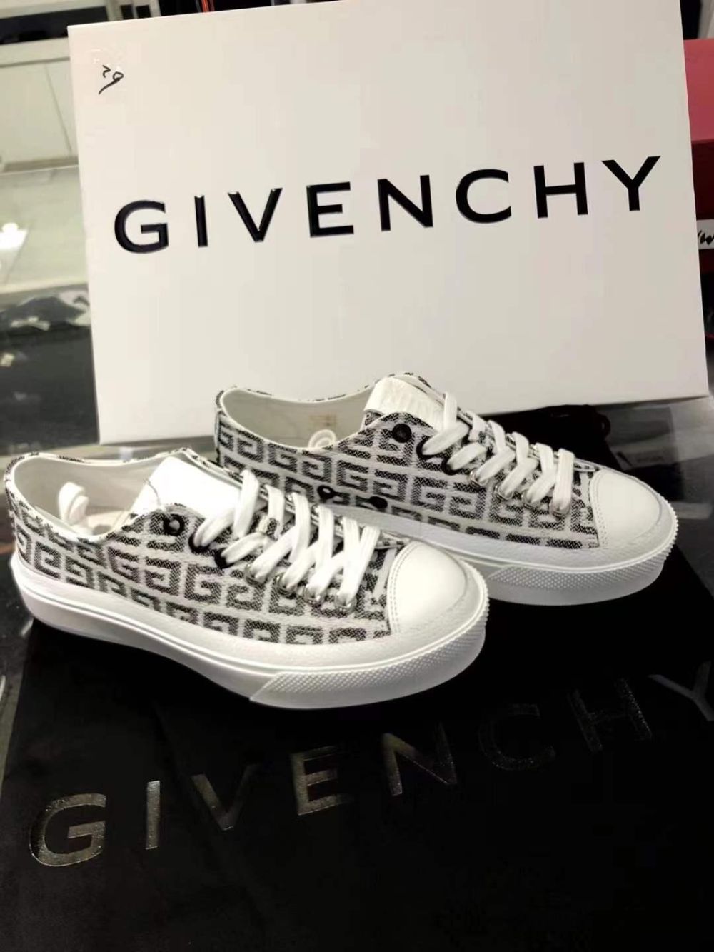 Givenchy纪梵希女鞋4G LOGO提花休闲运动鞋 厚底板鞋 男女情侣款