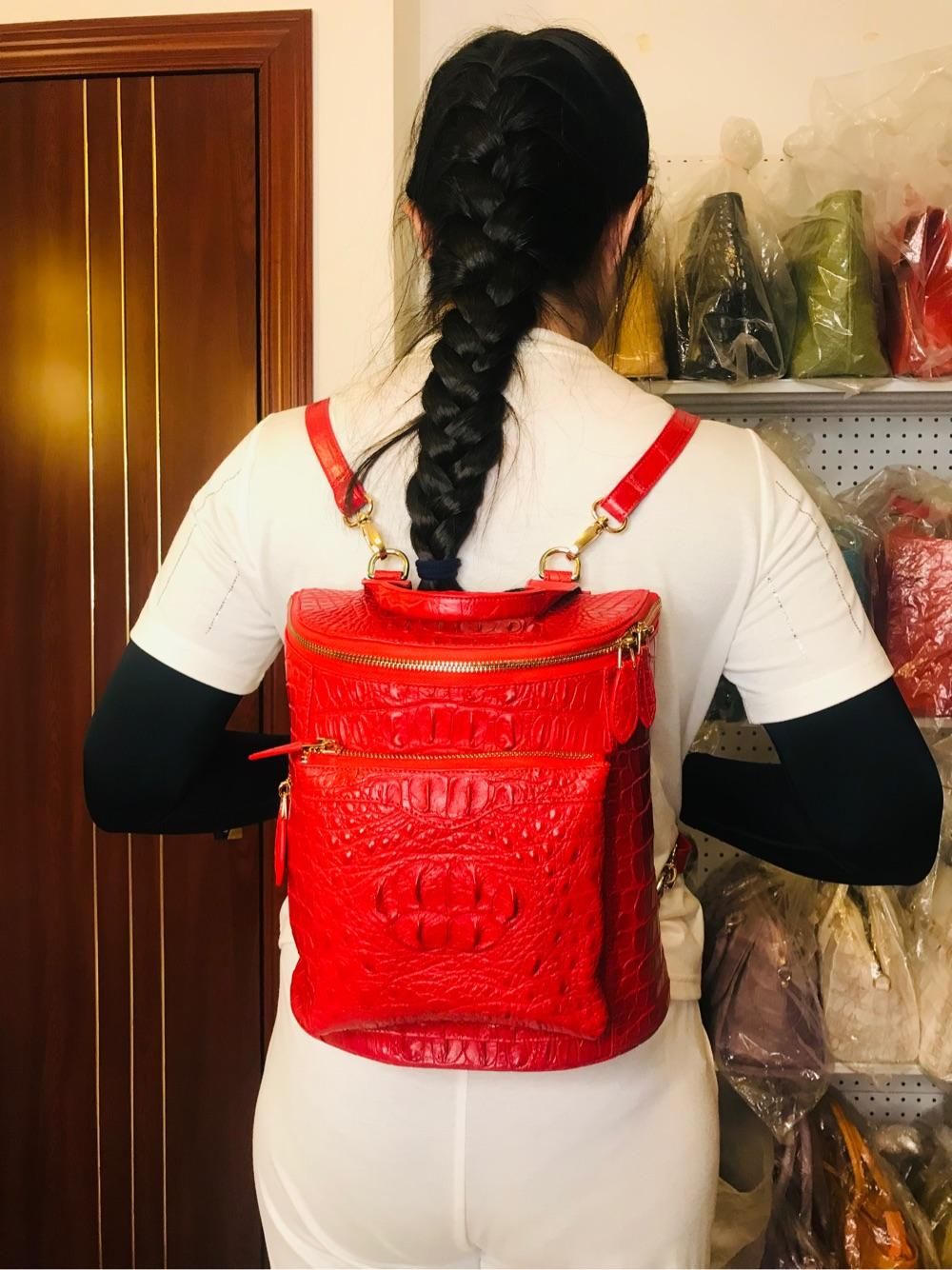泰国免税店鳄鱼皮 真皮 红色大号双肩包 背包