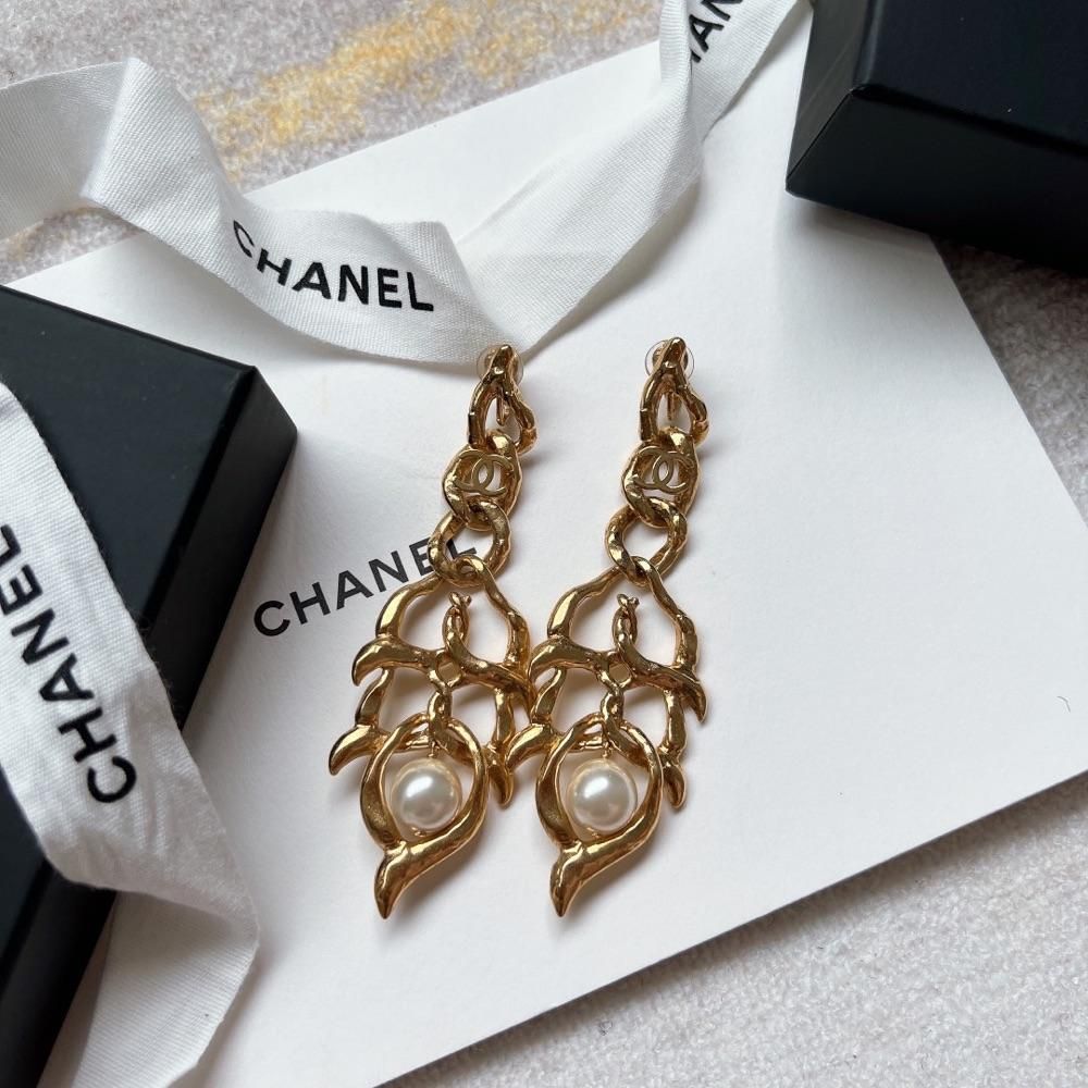 Chanel香奈儿折扣复古金色镂空珍珠双C耳夹
