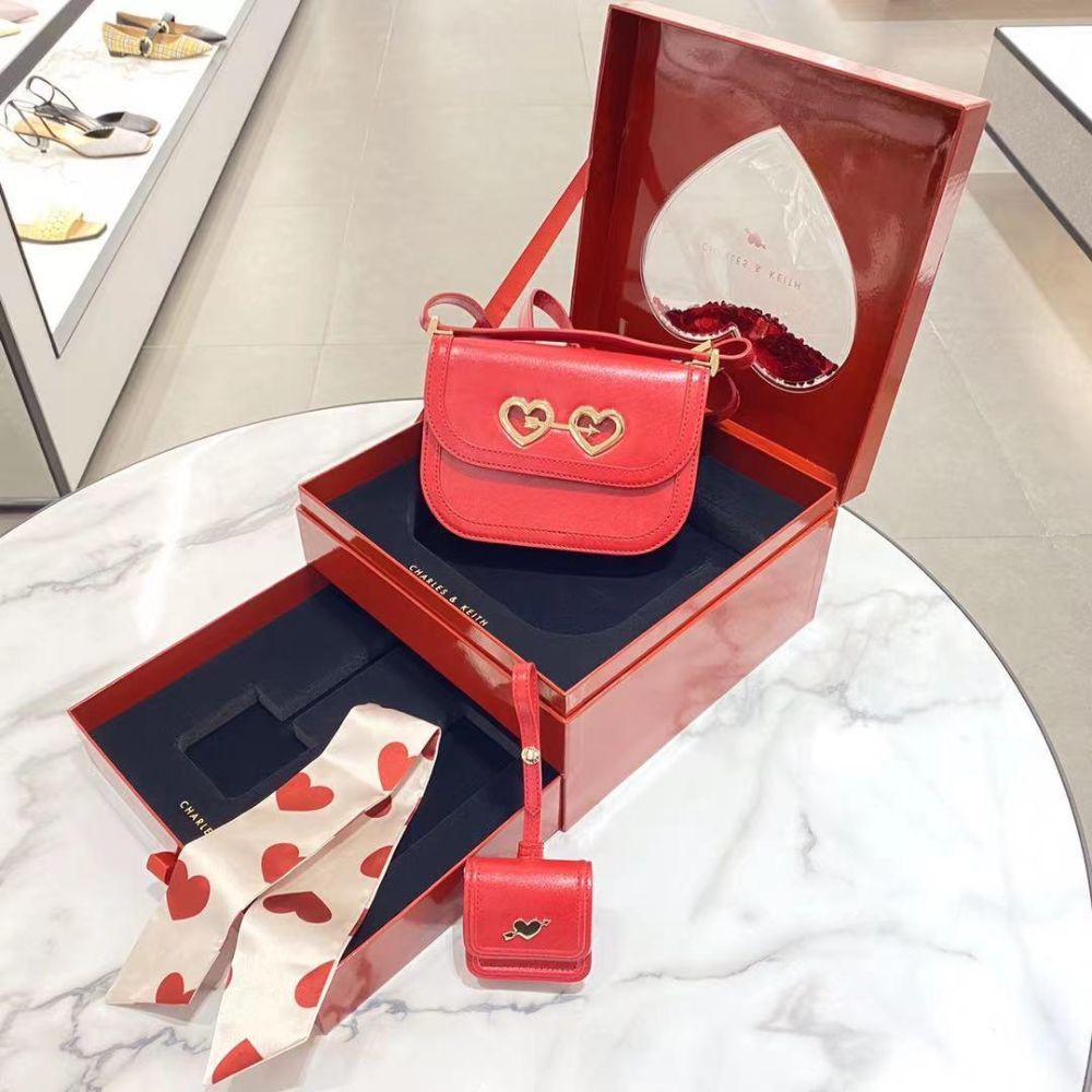 正品小charleskeith女包小ck女士爱心七夕限定礼盒单肩斜挎包