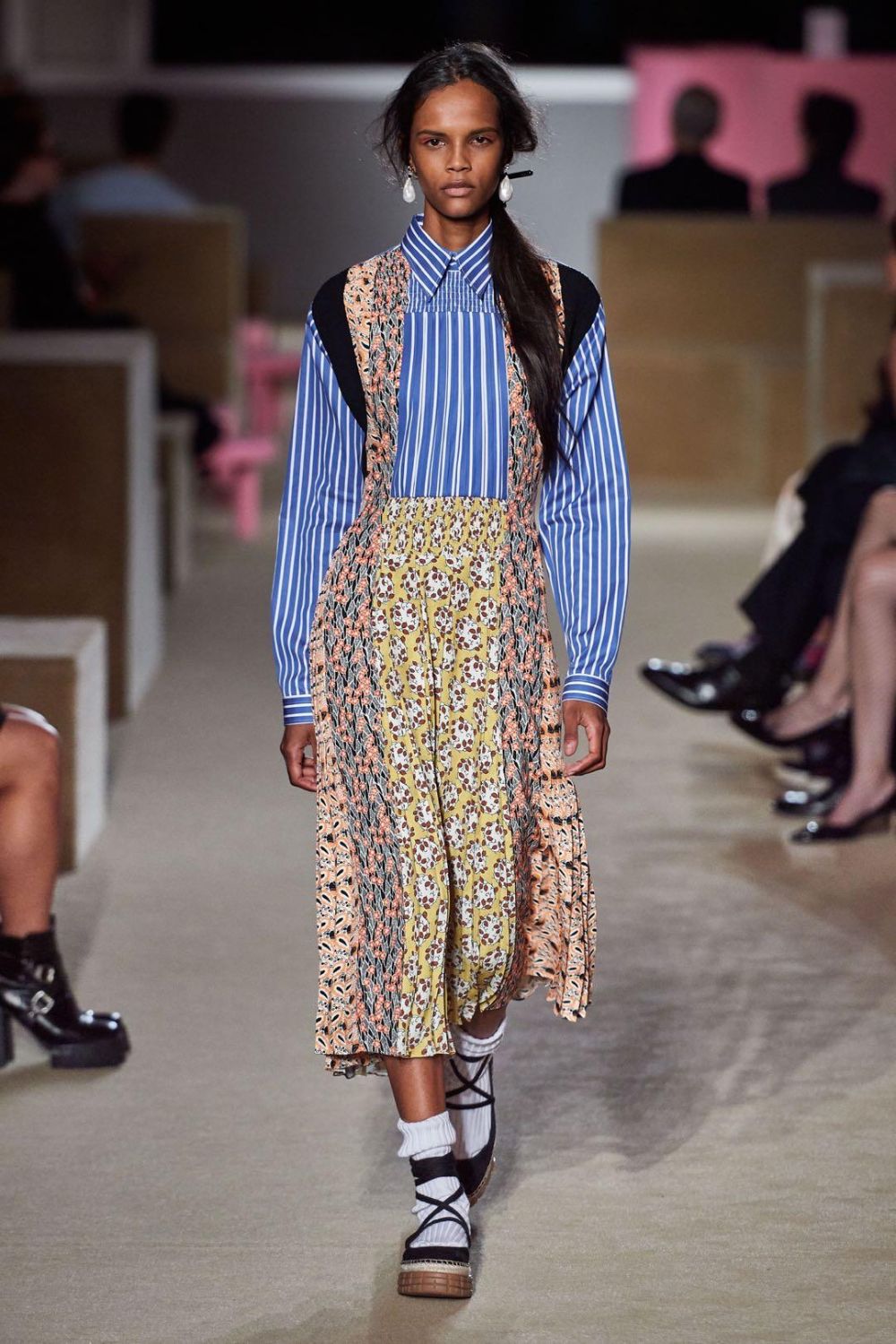 现货普拉达prada秀款女士竖条纹拼接碎花长袖连衣裙38码