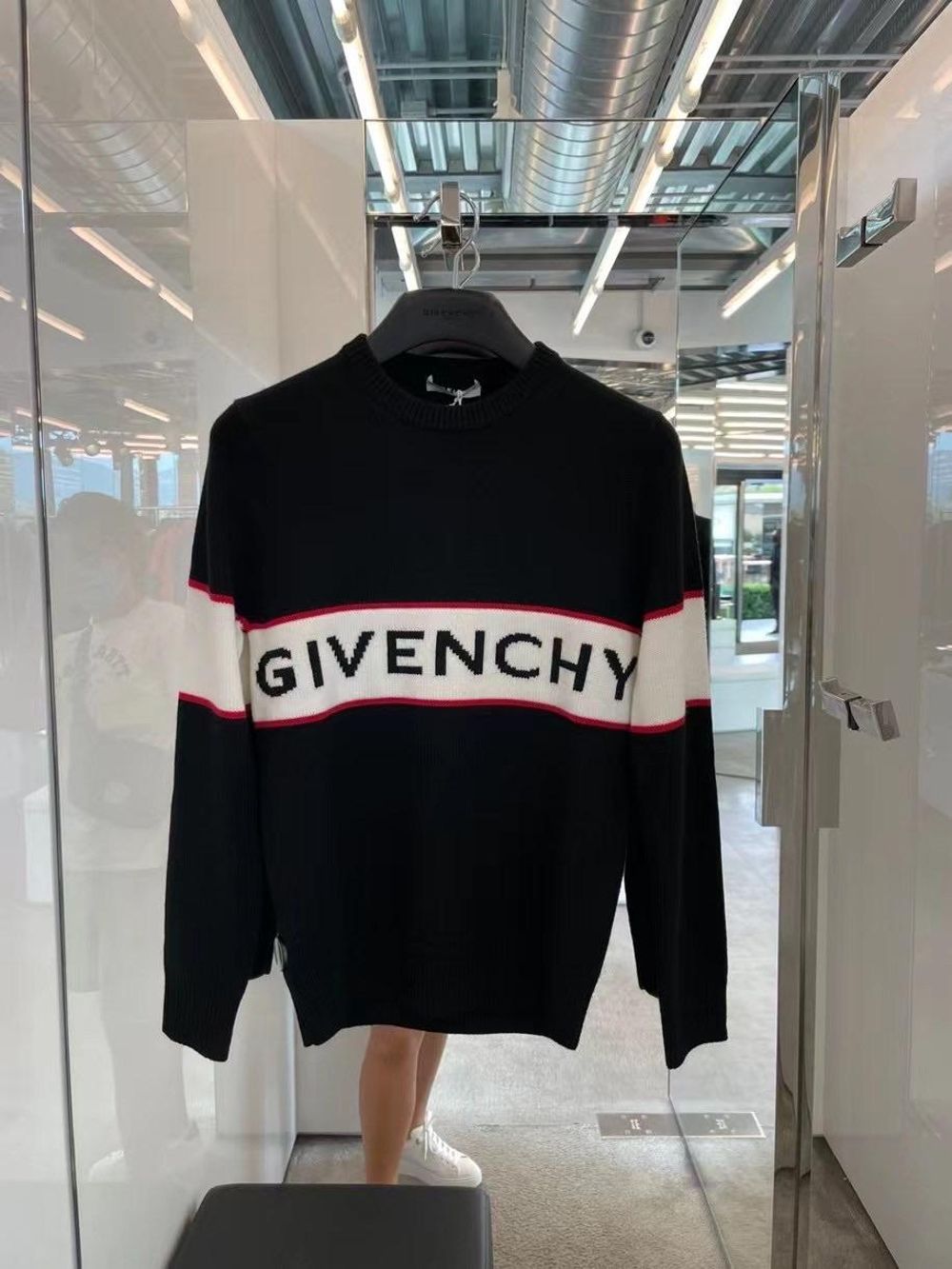 Givenchy 纪梵希特价折扣男款羊毛毛衣女生穿着也好看xs s码_意大利-洋码头