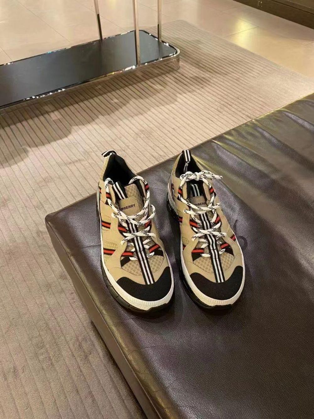 burberry巴宝莉专柜格纹女鞋休闲鞋