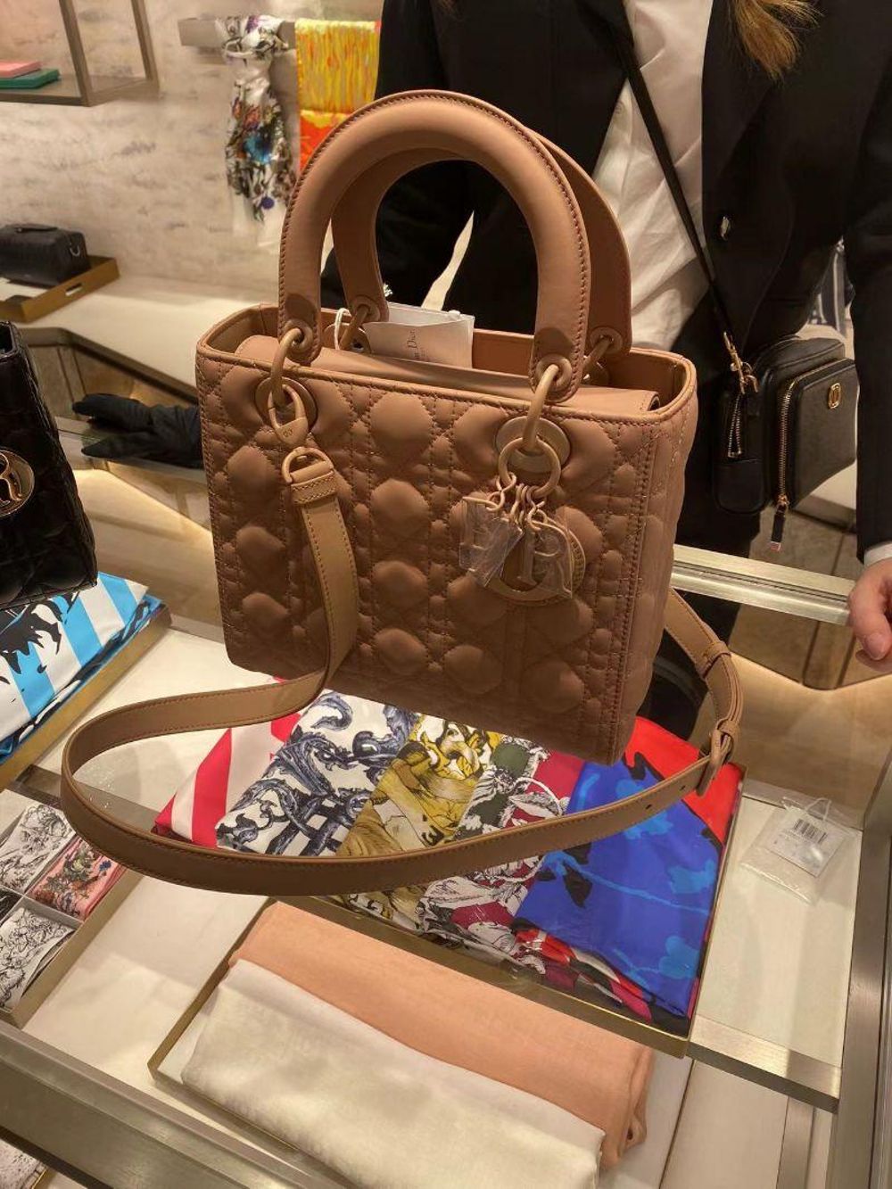 dior迪奥专柜戴妃中号5格磨砂斜挎包单肩包