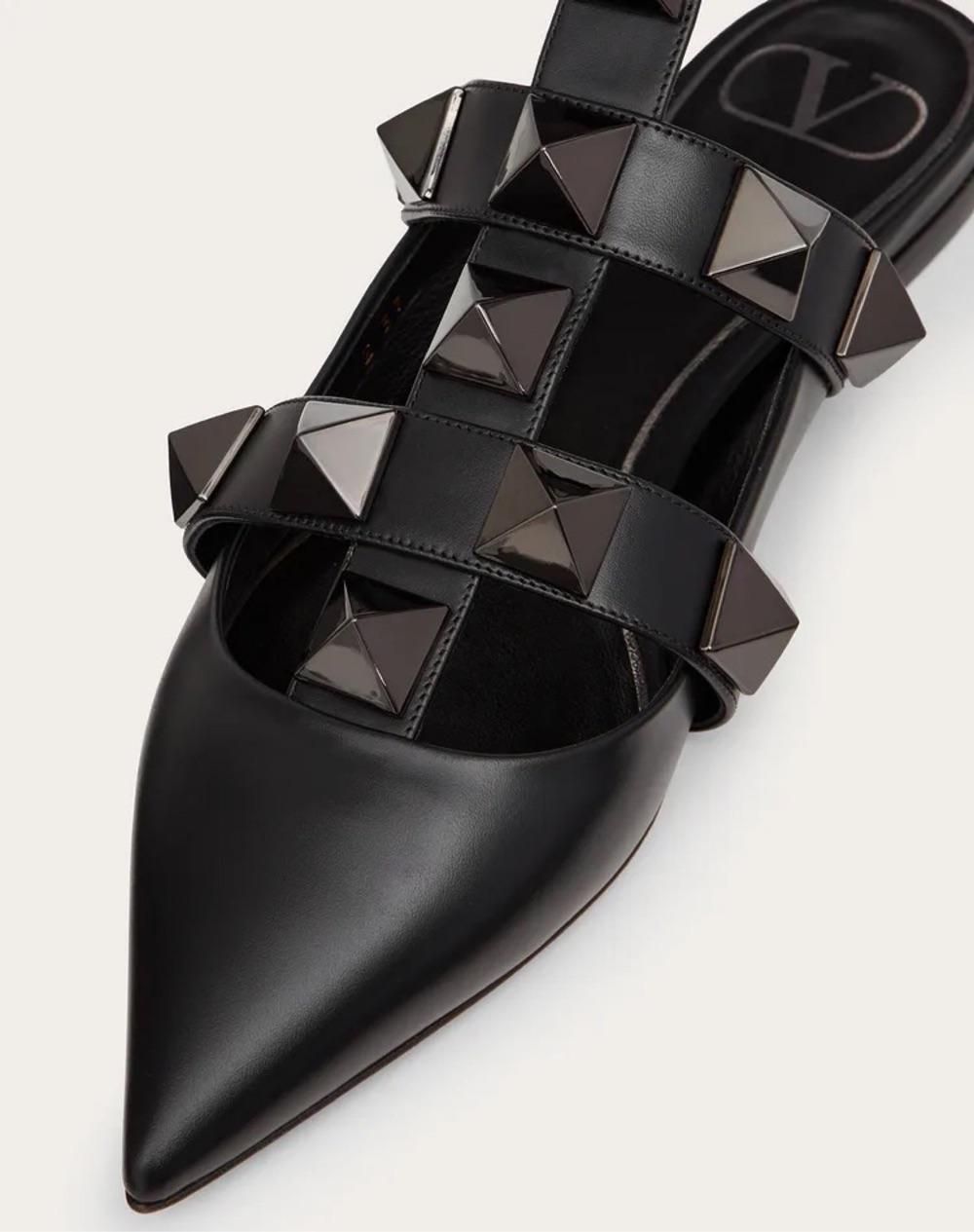 valentino华伦天奴女鞋全黑色大铆钉平底芭蕾舞台大钉尖头凉鞋