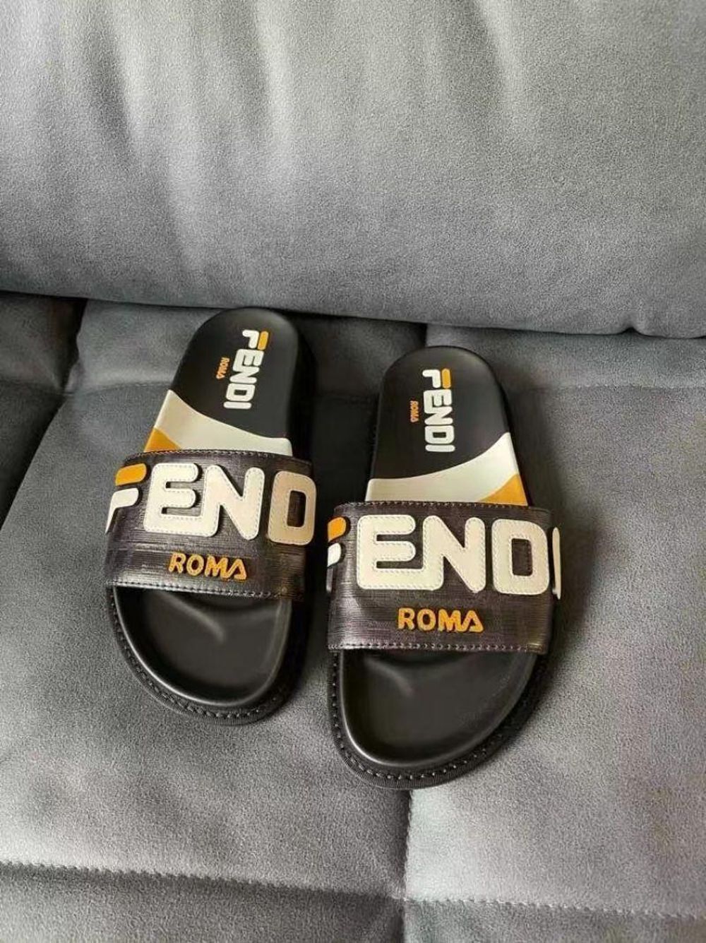 国现fendi芬迪女士时尚logo居家外穿拖鞋凉拖