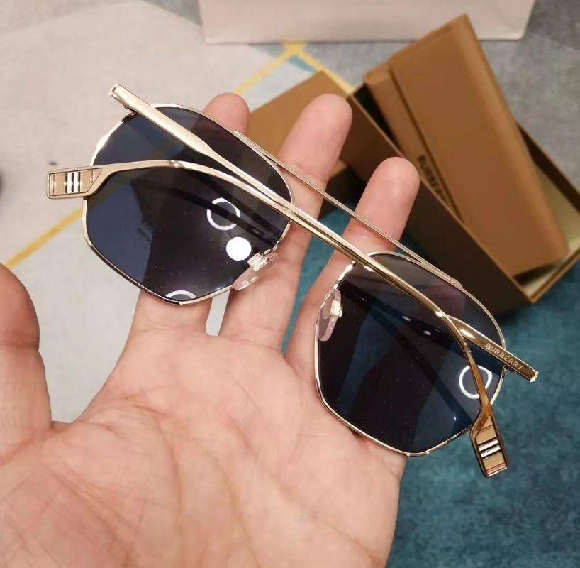 全新未使用burberry博柏利深蓝色镜片太阳镜墨镜男女同款